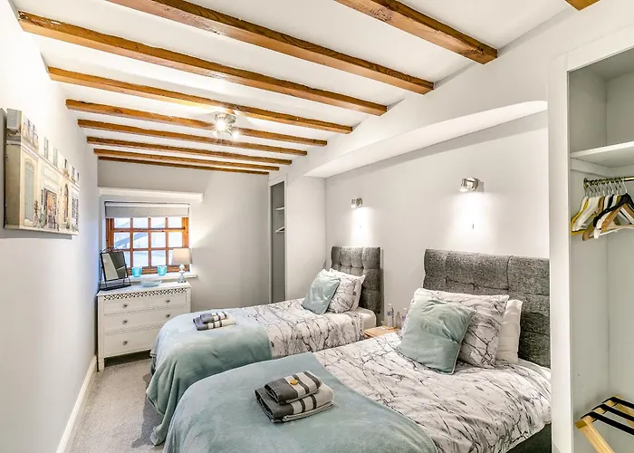 Holiday home Two - Uk41162